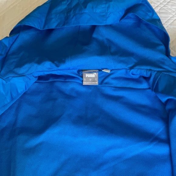 Men’s small (or women’s medium) Puma water repellent jacket. NWT - Picture 4 of 7